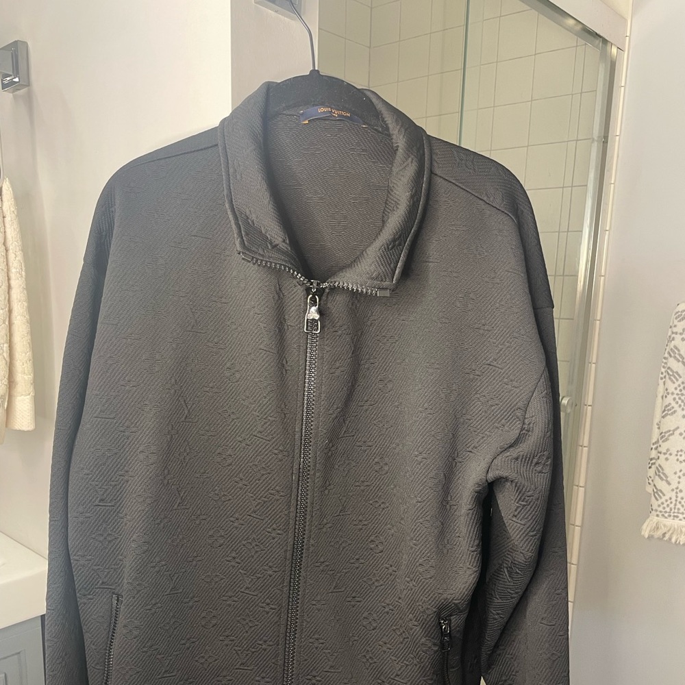 Louie vuitton suit